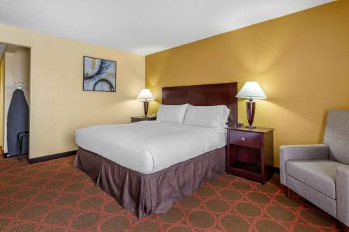 Clarion Hotel – Fayetteville, NC