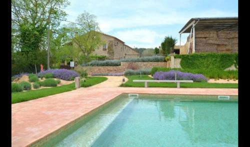 Pals Villa Sleeps 3 with Pool and Air Con gîte à louer Pals