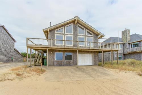 The Kiwanda Surf House - main image