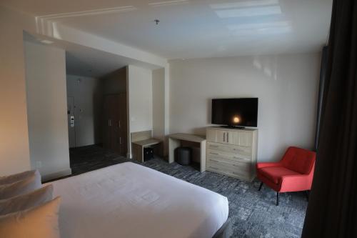 278400598 Lake Placid Inn Boutique Hotel