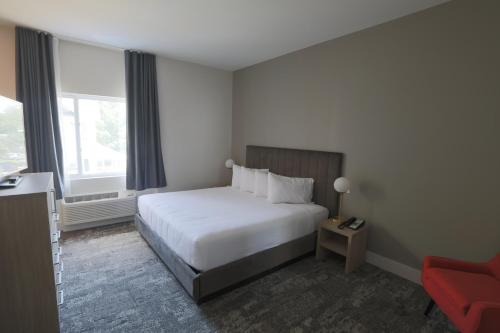278400950 Lake Placid Inn Boutique Hotel