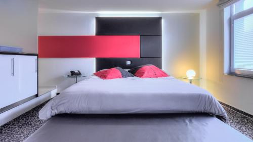 Hotel Tristar Room Type - One-Bedroom Apartment
