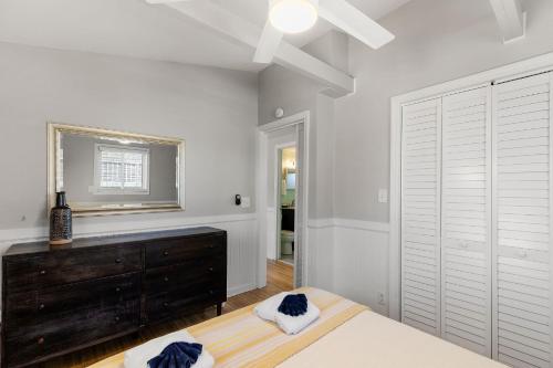 1684 E Ashley - Sol Searcher - 2 Bedrooms - image 4