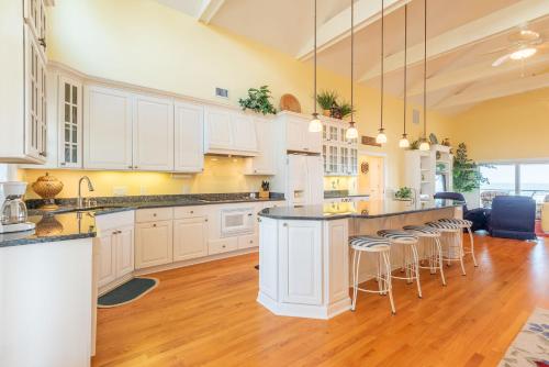 211 E Arctic - Tee Fore Two - Oceanfront - 4 Bedrooms - image 8