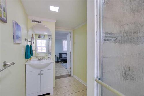 23 Center St - Sunny Side Down - Downstairs Apartment, Folly Beach (foto 3)
