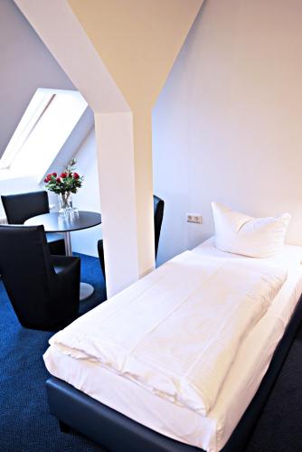 Hotel Transit Loft - image 2