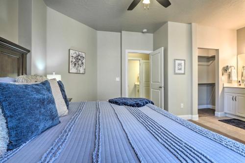 Washington Townhome with Patio and Resort Perks! - image 8