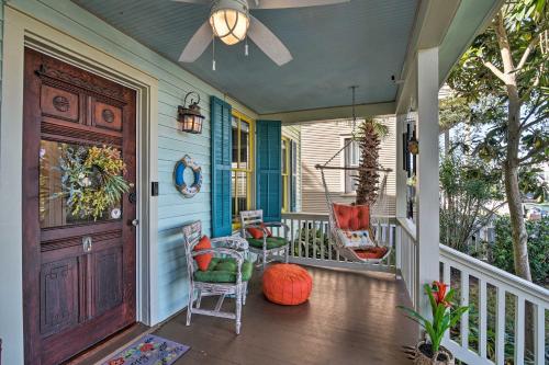 Charming Coastal Cottage 5 Blocks to Beach! - image 11