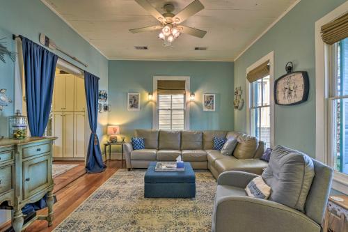 Charming Coastal Cottage 5 Blocks to Beach! - image 9