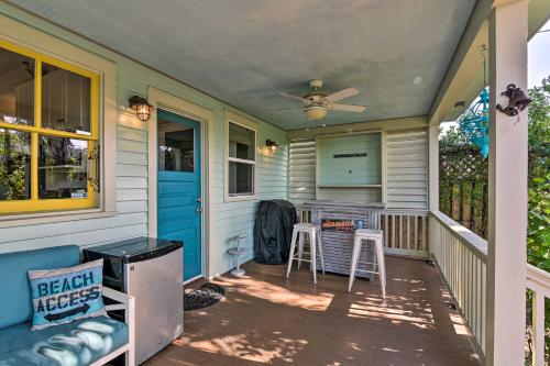 Charming Coastal Cottage 5 Blocks to Beach! - image 14