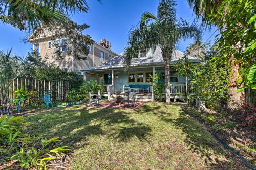 Charming Coastal Cottage 5 Blocks to Beach! - image 13