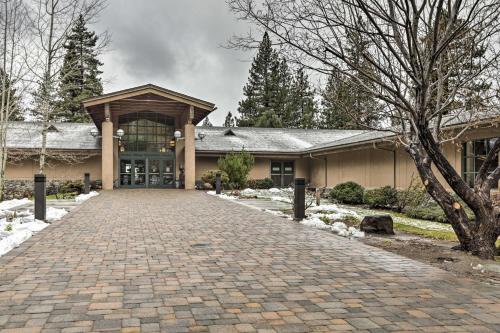 Modern Condo about 1 Mi to Skiing and Incline Beach - image 4