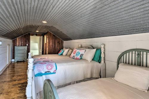 Pool, Hot Tub and Game Room Schulenburg Retreat Pool, Hot Tub and Game Room Schulenburg Retreat