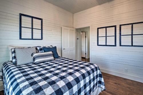 Pool, Hot Tub and Game Room Schulenburg Retreat Pool, Hot Tub and Game Room Schulenburg Retreat