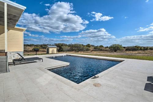 Pool, Hot Tub and Game Room Schulenburg Retreat Pool, Hot Tub and Game Room Schulenburg Retreat