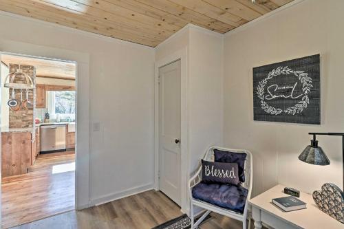 Flat Rock Home by Main St, 7 Mi to The Gorge!