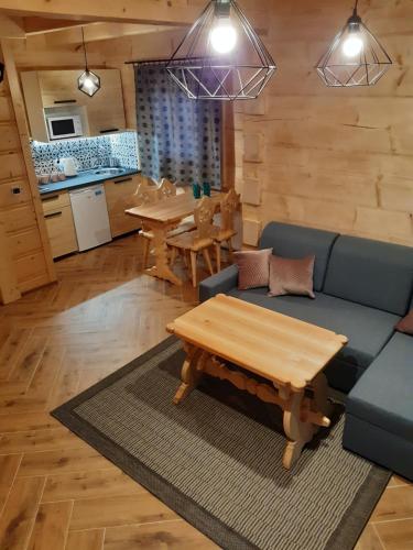 Górska Chata pod wyciągiem Remiaszów nr IX ski bus pod domkami