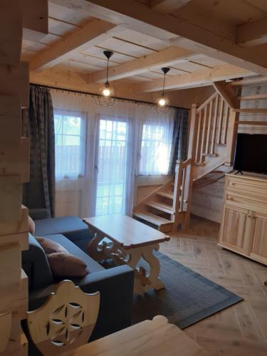 Górska Chata pod wyciągiem Remiaszów nr IX ski bus pod domkami