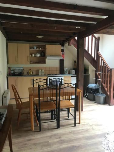 Penybryn Cottages in Cwmbach