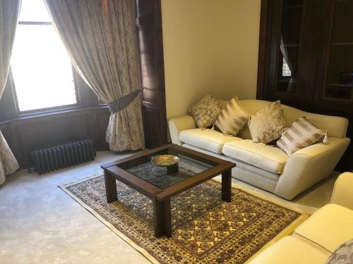 Beautiful 4-Bed Villa in Glasgow, Glasgow (photo 8)