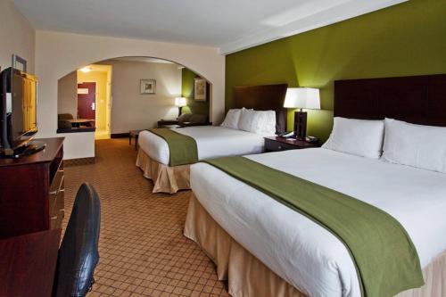 Holiday Inn Express Hotel & Suites Columbus-Fort Benning, an IHG Hotel