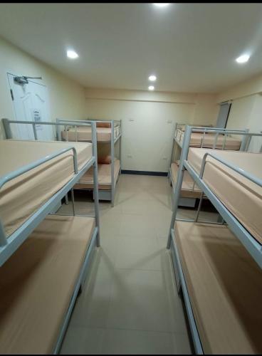 Snoozeph, Manila