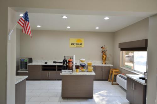 Essen und Erfrischungen, Days Inn & Suites by Wyndham Airport Albuquerque in Albuquerque (NM)