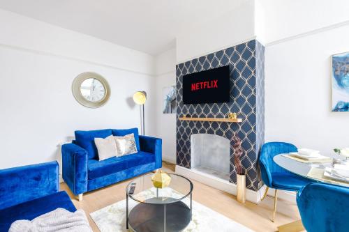 Luxury House- Free Parking - Garden - Sleeps 8, Salford, Greater Manchester