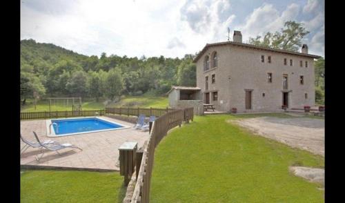 Villa in Casserres Sleeps 15 with Pool gîte à louer Casserres