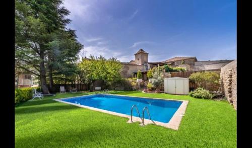 Bellmunt d'Urgell Villa Sleeps 10 with Pool gîte à louer Cervera