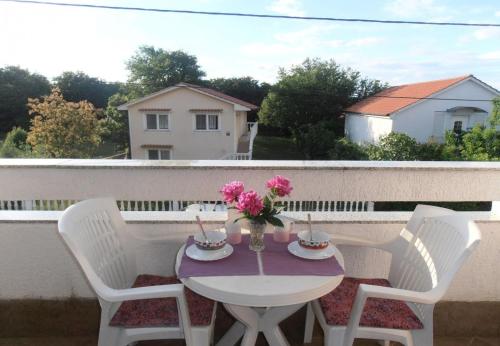  Apartments Dragica - with kids playground in Malinska