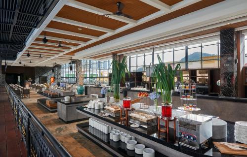 Restaurant, GEO RESORT & HOTEL in Gohtong Jaya