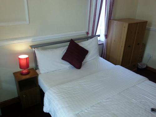 Lynwood Hotel - main image