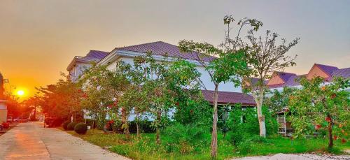 Garden, Glorious Hotel & Spa in Kampong Thom