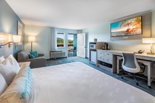 Rooms & Suites  Margaritaville Island Hotel Pigeon Forge