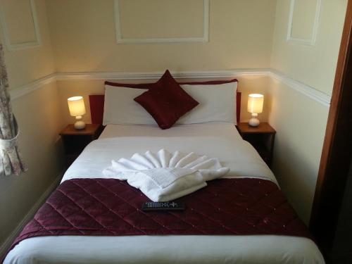 Lynwood Hotel - image 4
