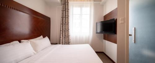 Guestroom, The Quay Hotel West Coast near Boon Lay MRT Station