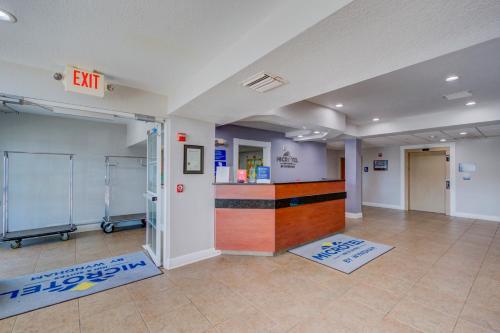 Microtel Inn and Suites - Zephyrhills