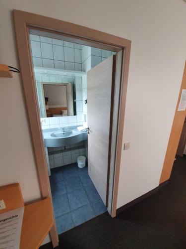 ห้องน้ำ, Hotel Kiekenstein in ฮอกซ์เทอร์