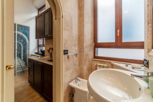 Piazza di Spagna Elegant Apartment, Rome (photo 10)