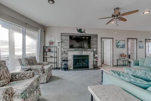 Freedoms on Fort Morgan - 2 Luxe Beachfront Homes home - image 3