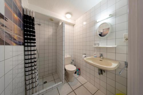 Double Room with Private External Bathroom image 7