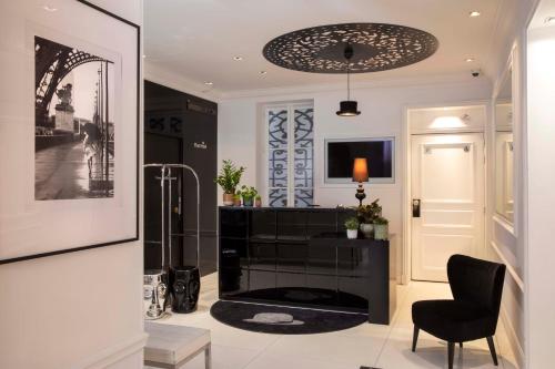 First Hotel Paris Tour Eiffel - image 2