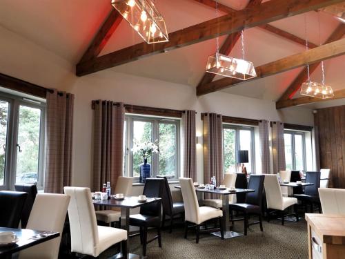 The White Hart - image 3