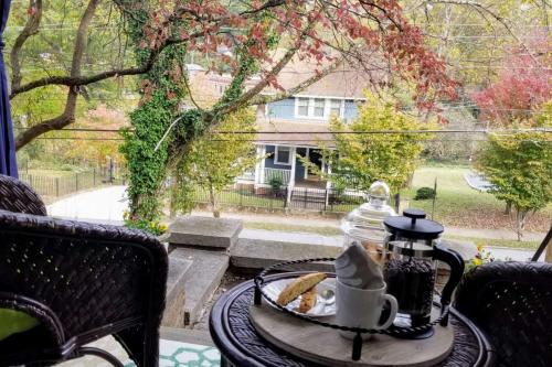 1266 Monroe Drive 1 in Morningside-Lenox Park