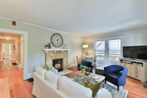 Shared lounge/TV area, 1266 Monroe Dr 2 in Morningside-Lenox Park