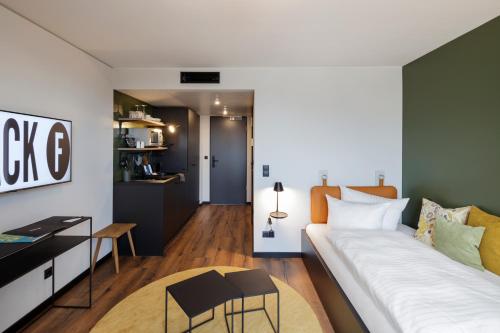 Black F House - Serviced Apartments - Accommodation - Freiburg im Breisgau