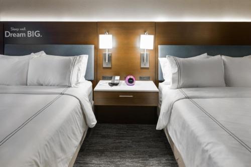 2 double beds