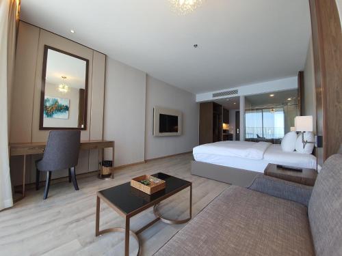 Deluxe Double Room with Sea View image 10