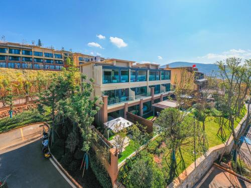 . Fuxian Lake Nanguo Sanqian Guesthouse